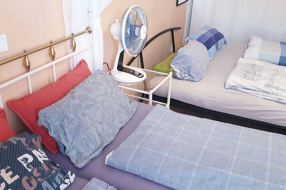 Ganze Wohnung, Full Apt, 2 Bedrm, 2 bathrm. by Icm,15/20 min to Citycenter/Oktoberfest, Parking in Feldkirchen, Oberbayern