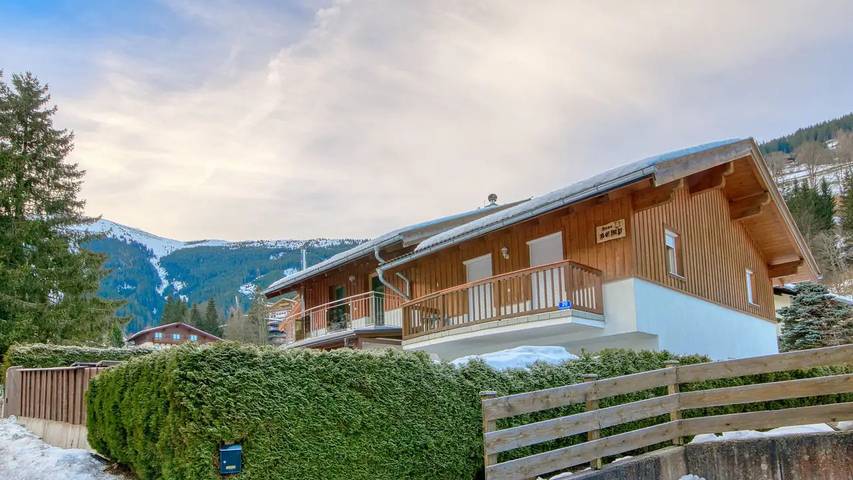 Ferienhaus für 8 Personen, mit Terrasse und Sauna in Zell am See