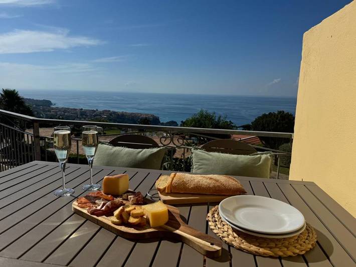 Casa de vacaciones para 4 personas, con balcón además de jacuzzi y piscina - 1