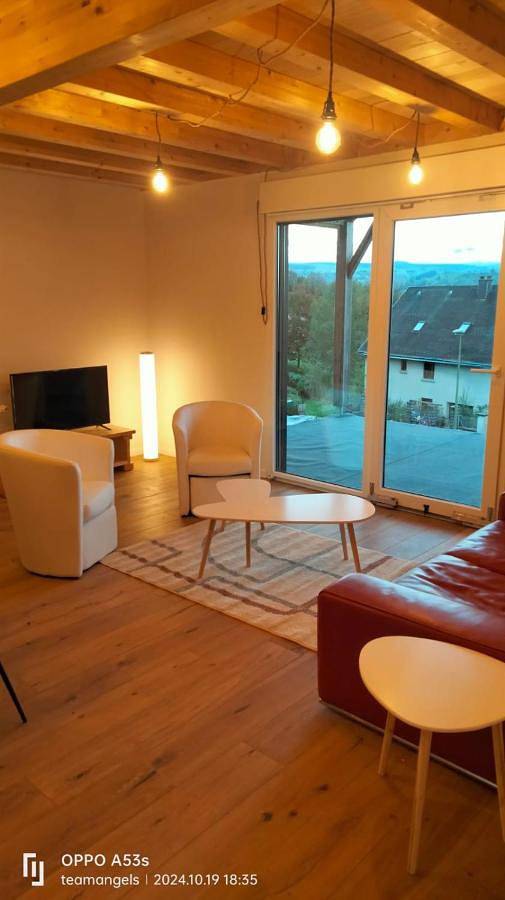 Gîte pour 8 personnes, avec vue et terrasse à Tauves - 3