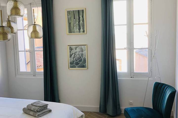 Entire apartment, Historic heart, beautiful renovated air-conditioned apartment. in Aix-en-Provence, Aix-en-Provence region