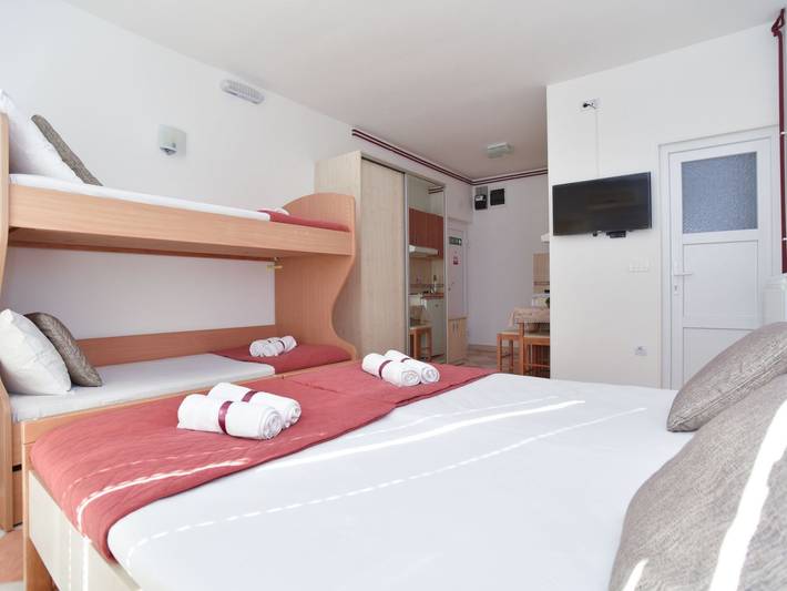 Gîte pour 4 personnes, avec balcon dans Tivat - 4