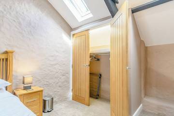 Holiday Home for 2 People in Pembroke, Pembrokeshire, Photo 4