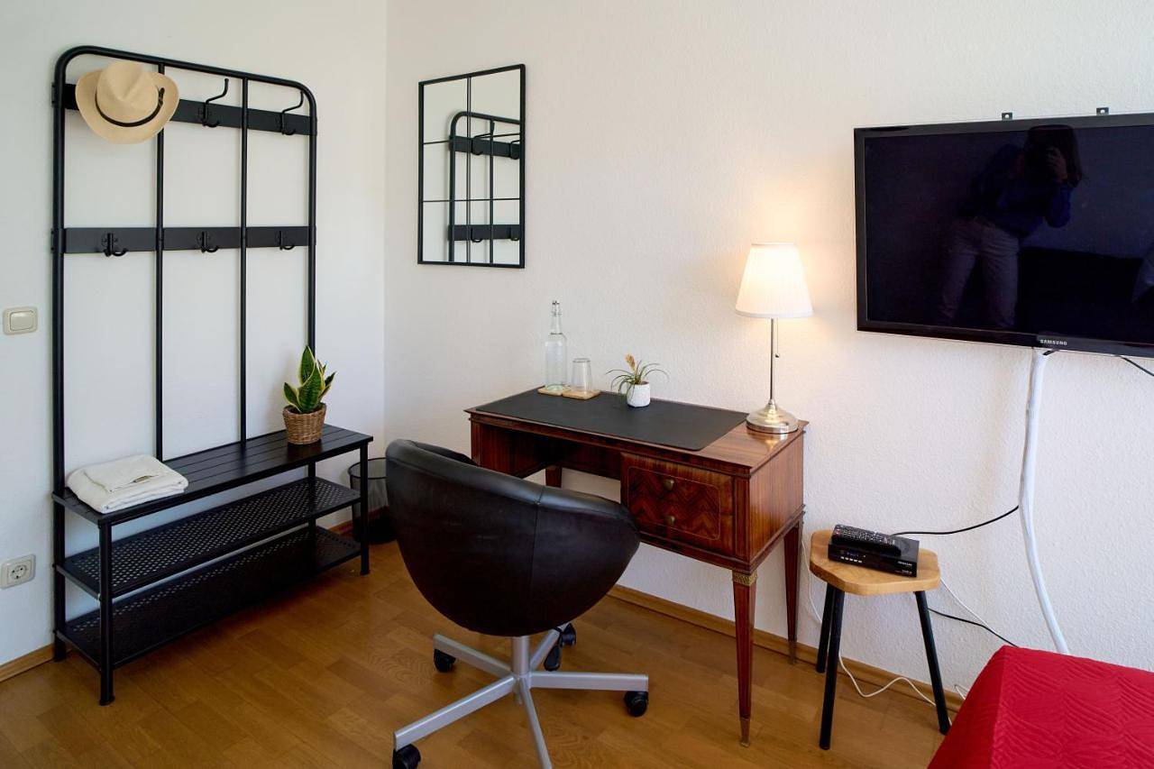 Ganze Ferienwohnung, Messewohnenaschheim Business Zimmer und Apartment mit Balkon bei Messe München in Aschheim, Oberbayern