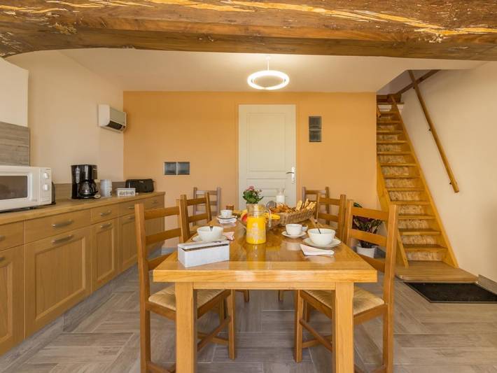 Charmantes Zimmer mit Klimaanlage in Ruhigem Weiler in Châtellenot, Beaune und Umgebung