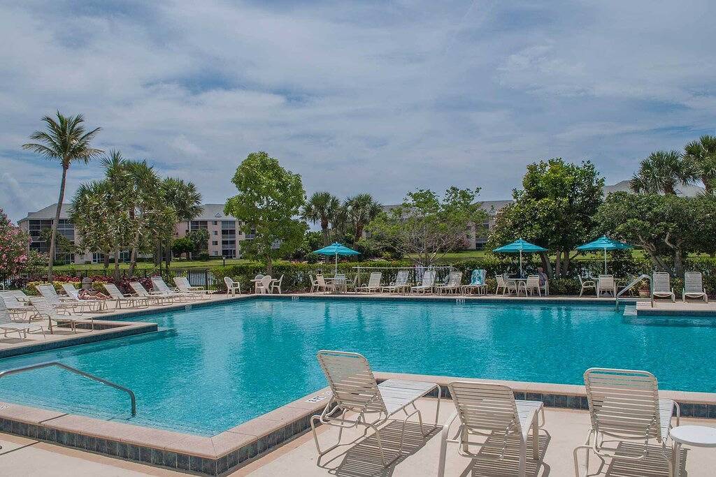 Ganze Wohnung, Tropical Jupiter Bay Garden View in der Nähe von Carlin Park Beach, Geschäften, Restaurants & Fun in Jupiter, Palm Beach County