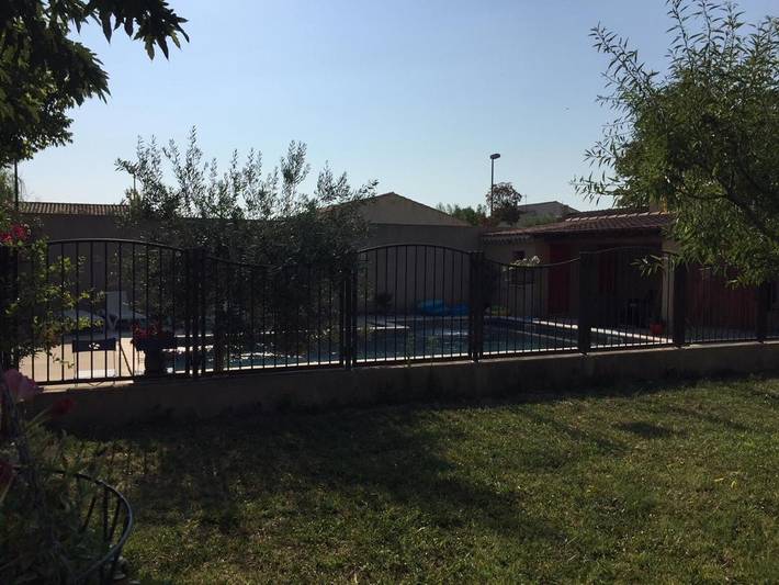 Villa pour 10 personnes, avec piscine ainsi que jacuzzi et jardin, animaux acceptés à Orange - 4