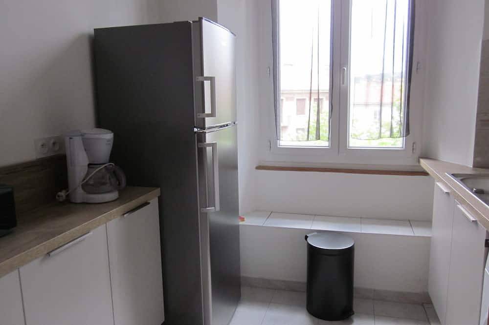 Appartamento intero, Accogliente Appartamento F1 Place Paoli con Vista Montagna e Wi-Fi in Corte Francia, Parco naturale regionale della Corsica