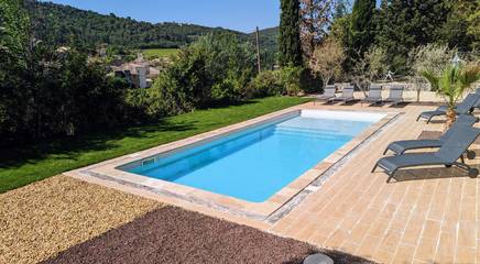 Gîte pour 4 personnes, avec jardin ainsi que terrasse et piscine, animaux acceptés à Mollans-sur-Ouvèze