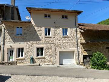 Gîte pour 12 personnes, avec jardin et vue à Saint-Rambert-en-Bugey