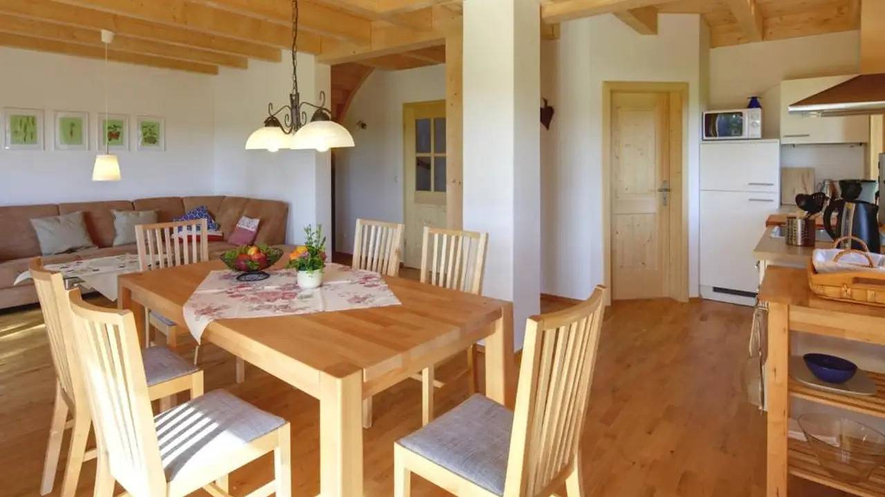 Ganze Ferienwohnung, Ferienwohnung für 6 Personen (90 m²) in Traunwalchen in Traunreut, Landkreis Traunstein