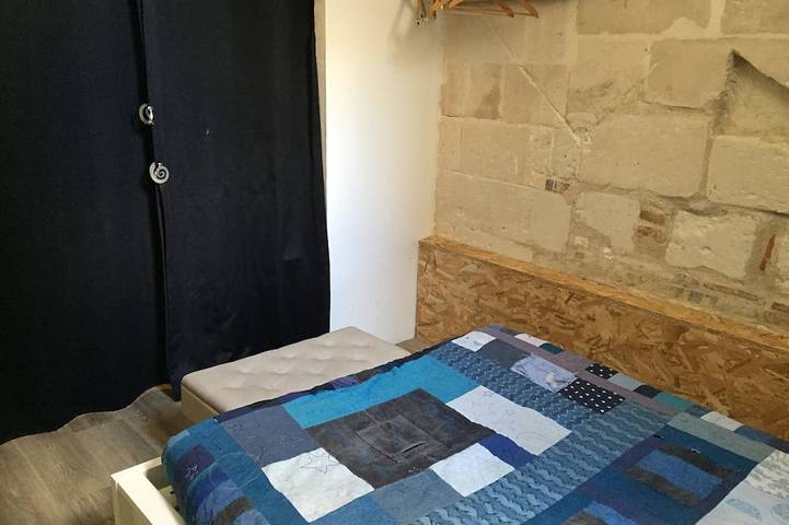 Appartement entier, Loft Classé 60 m2 plein sud Face aux Halles in Tours, Région de Tours