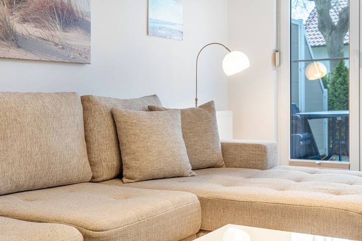 Entire apartment, Apartment 'Haus Annelie Fewo 01' with Private Terrace, Shared Garden and Wi-Fi in Dranske, Ruegen
