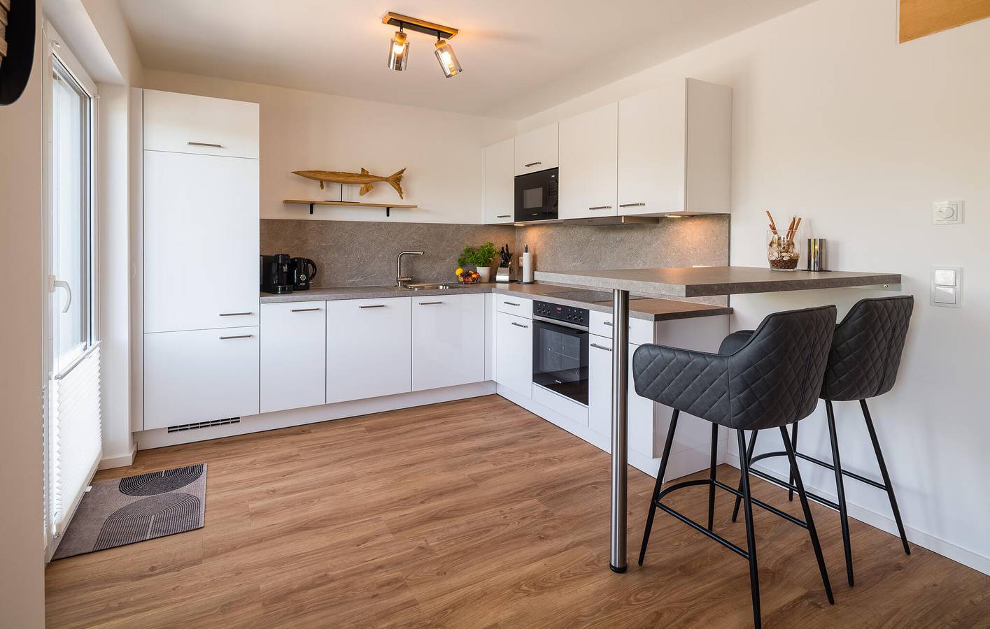 Geheel vakantieappartement, Appartement met terras aan zee, WiFi & parkeerplaats, 1000m van het strand in Tossens, Butjadingen