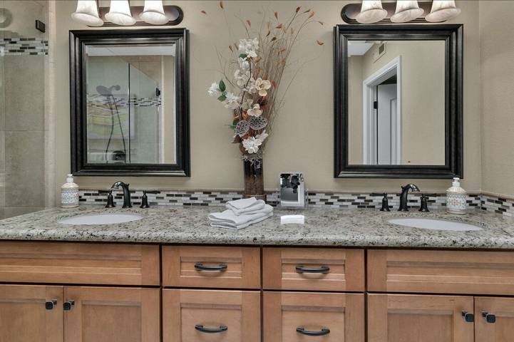 Villa for 4 people, with pool and hot tub as well as yard in Palm Desert