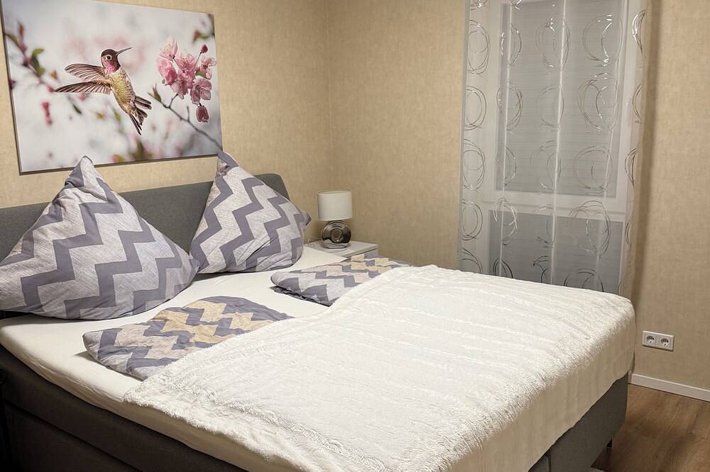 Ganze Wohnung, Exklusive Luxus-Ferienwohnung – modern, lichtdurchflutet, premium ausgestattet in Porta Westfalica, Kreis Minden-Lübbecke