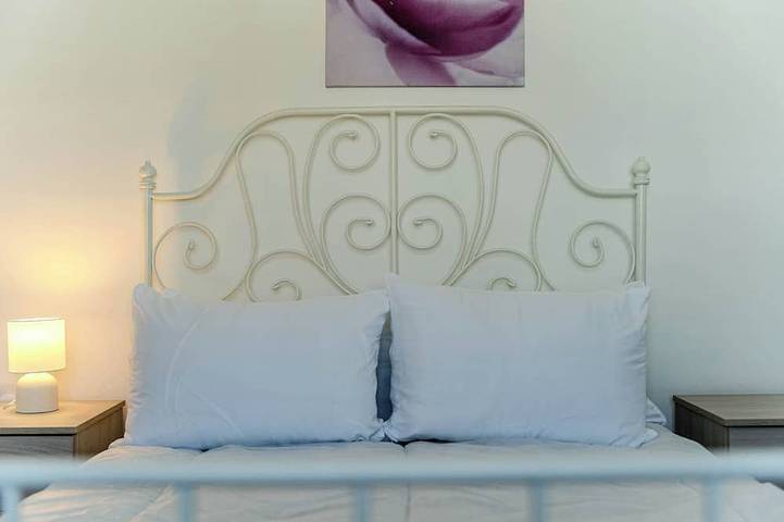 5 Bed family house with free parking in Aylesbury, Buckinghamshire