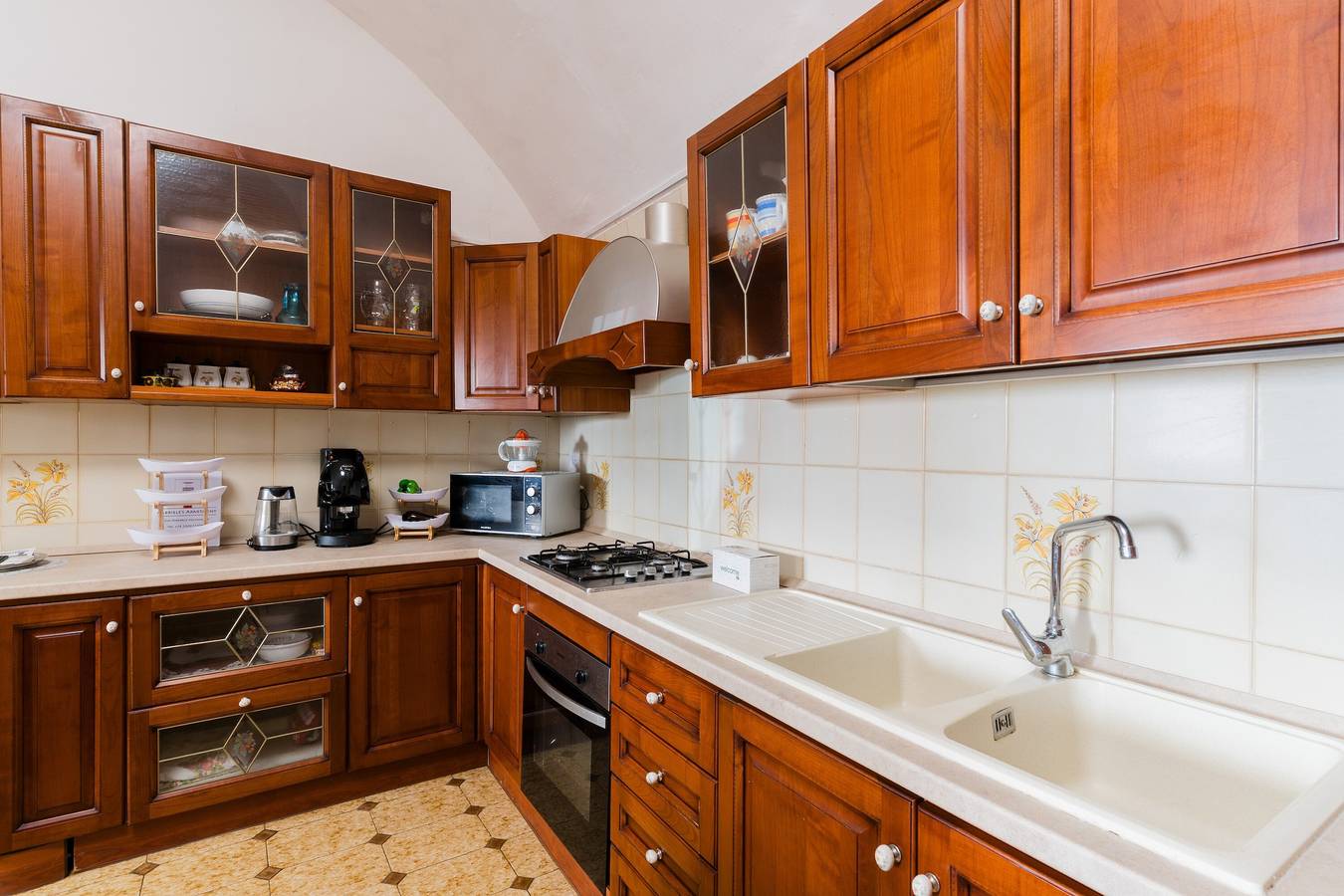 Apartamento entero, Apartamento 'Gabriele Salento' con Terraza Privada, Wi-Fi y Aire Acondicionado in Galípoli, Golfo de Tarento