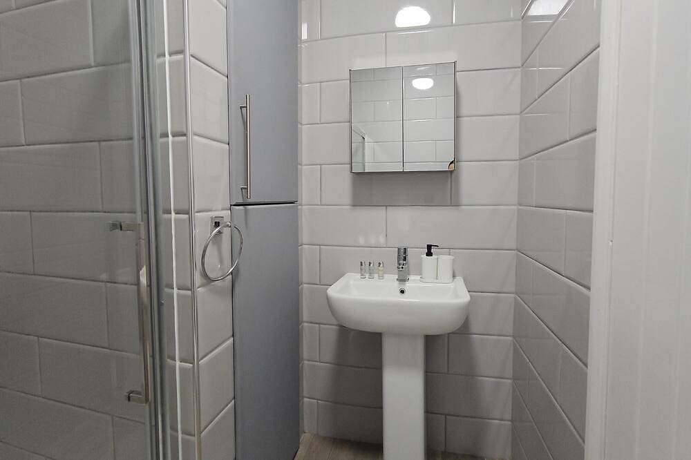 Entire apartment, Deluxe Studio King Ensuite in Edgerton in Huddersfield, West Yorkshire