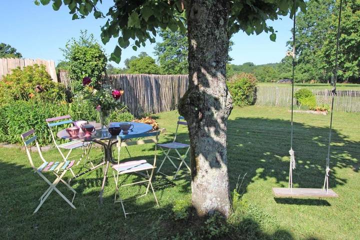 Location de vacances pour 9 personnes, avec terrasse et jardin dans Saint-Gence - 3