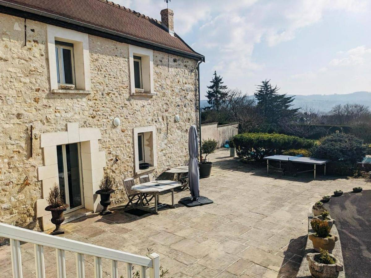 Four-Bedroom House in Château-Thierry, Aisne