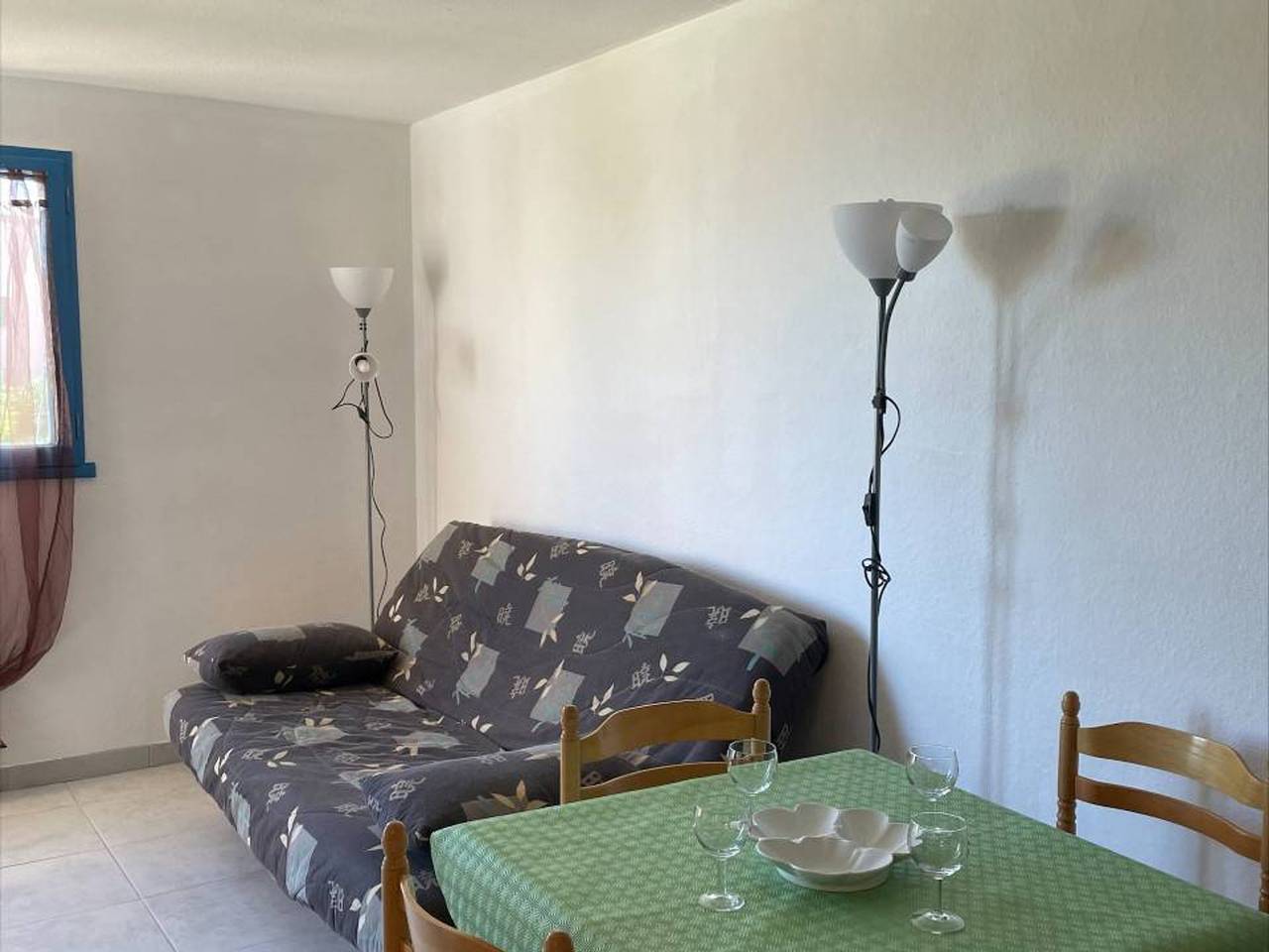 Entire apartment, 2-room apt with pool and parking, 850m from the beach in Saint Pierre la Mer, Fleury