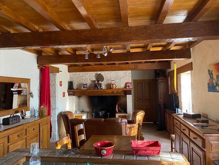 Location de vacances pour 6 personnes, avec vue ainsi que jardin et piscine à Fauroux - 2