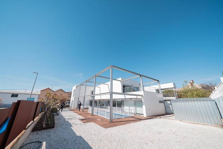 Apartamento para 14 personas, con Balcón y Terraza además de Jardín y Piscina en Ribera Navarra