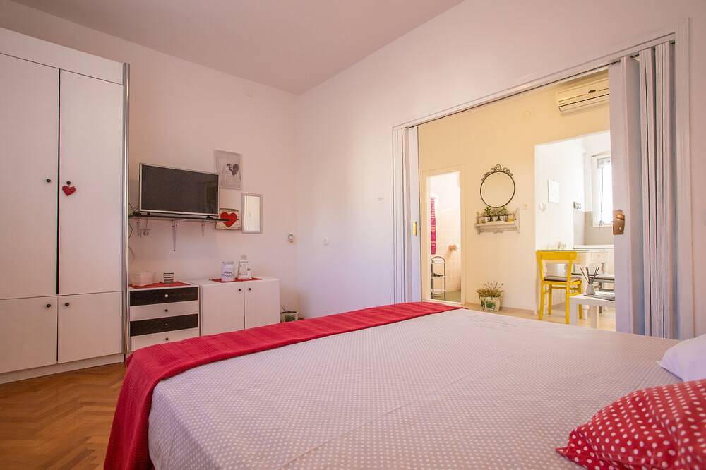 Hel leilighet, Ettroms leilighet med terrasse Komiza, Vis in Komiza, Split-Dalmatia