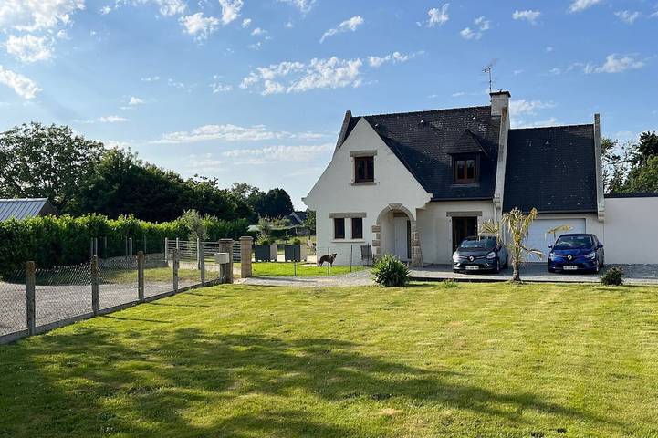 Location de vacances pour 5 personnes, avec jardin à Aucaleuc