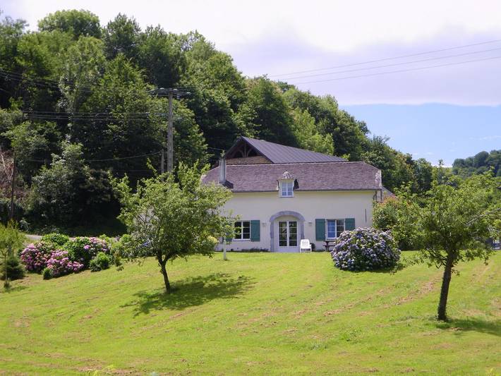 Gîte pour 6 personnes, avec Terrasse et Jardin