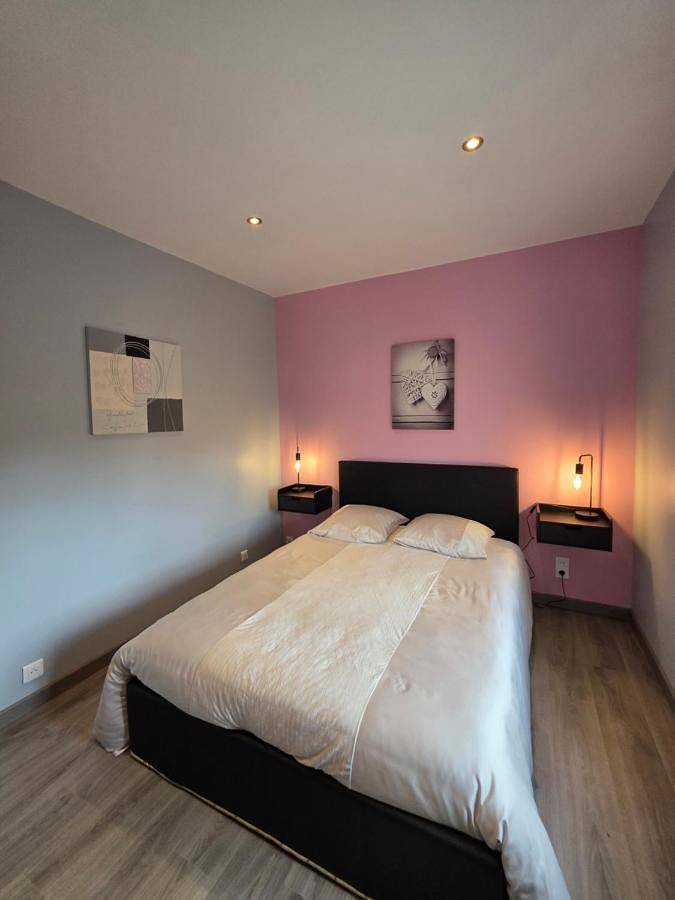 Double Room with Shared Bathroom in Bracquemont, Région de Dieppe