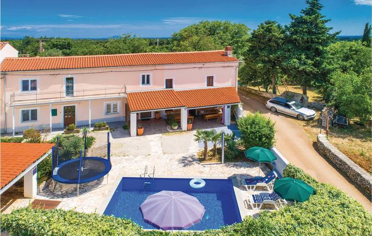 Ferienhaus für 10 Personen, mit Terrasse