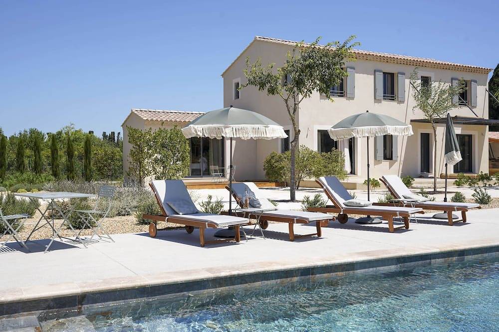 Magnifique Maison à 5 mn de Saint Rémy de Provence Avec Piscine, Cuisine D'été in Graveson, Arles region