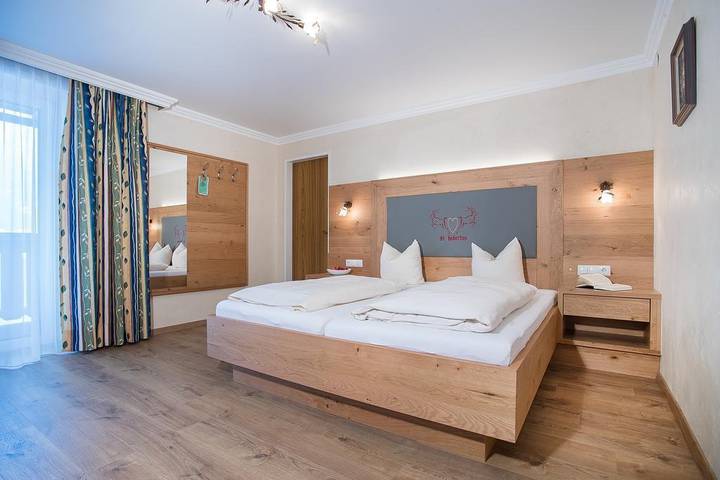 Hotel für 2 Personen, mit Seeblick und Sauna sowie Balkon und Garten am Achensee - 4