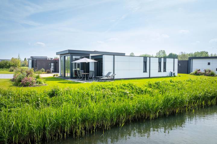 Bungalow voor 6 personen, met terras en balkon/terras in Biddinghuizen