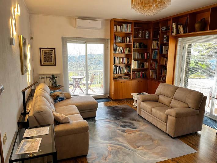 Villa 'Gloria Guest House' con Vista Mare, Wi-Fi e Aria Condizionata in Tovo San Giacomo, Riviera di Ponente