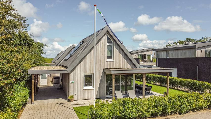 Ferienhaus für 8 Personen, mit Whirlpool und Garten sowie Seeblick in Noord-Beveland