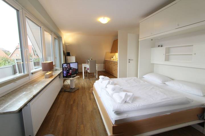 Ganze Wohnung, Zentral gelegenes 1-Ziimer-Ferienappartement im Herzen von Wenningstedt in Wenningstedt, Sylt