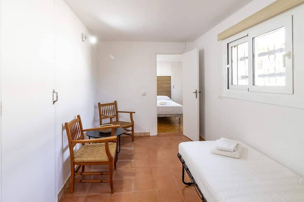 Apartamento entero, Grifeu 15 - Apartamento pequeño con patio in Platja Grifeu, Alt Empordà