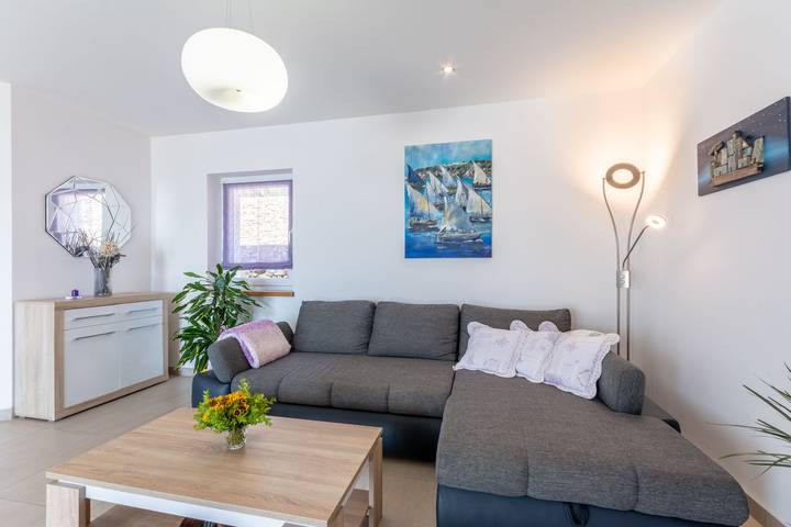Villa pour 6 personnes, avec Jardin et Piscine à Bol