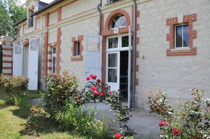 Location de vacances pour 2 personnes, avec vue et jardin à Brain-sur-Allonnes - 4