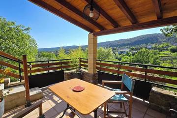 Gîte pour 3 personnes, avec terrasse à Aubenas