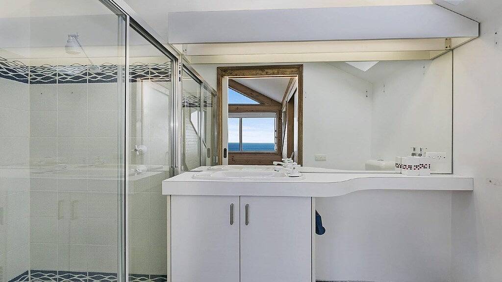 Bombora bei Killcare - Panoramablick in Bouddi, New South Wales