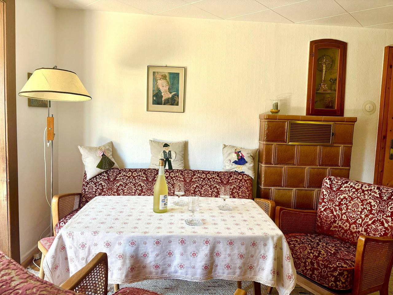 Apartamento entero, Apartamento 'Hüsli' con vistas a la montaña, terraza compartida y Wi-Fi in Suedlicher Schwarzwald, Titisee-Neustadt
