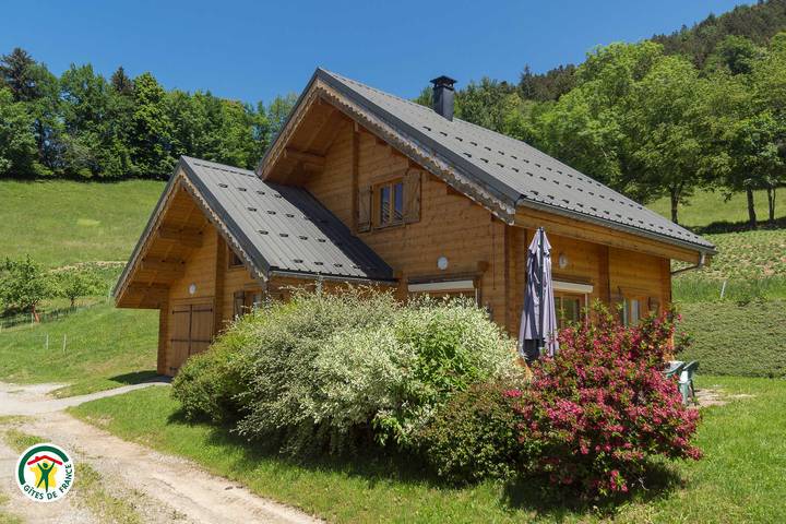 Gîte pour 8 personnes, avec terrasse et jardin, animaux acceptés à Theys - 2