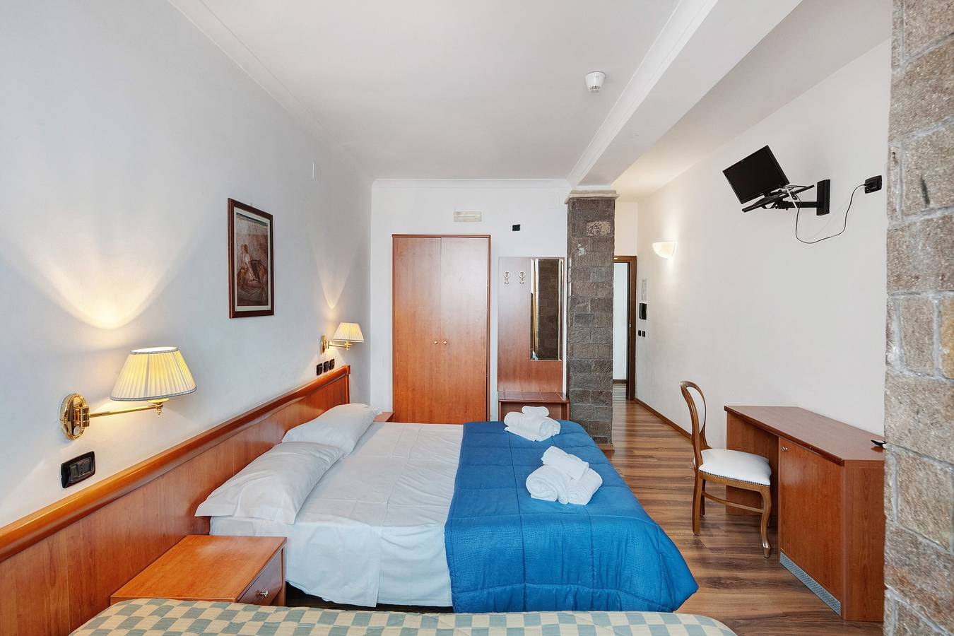 Bed and Breakfast H Pompeii Ruiins - Habitación Triple Estándar 8 in Pompeya (Nápoles), Parque nacional del Vesubio