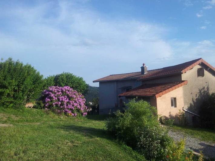 Gîte pour 5 personnes, avec Jardin et Vue à Thiers