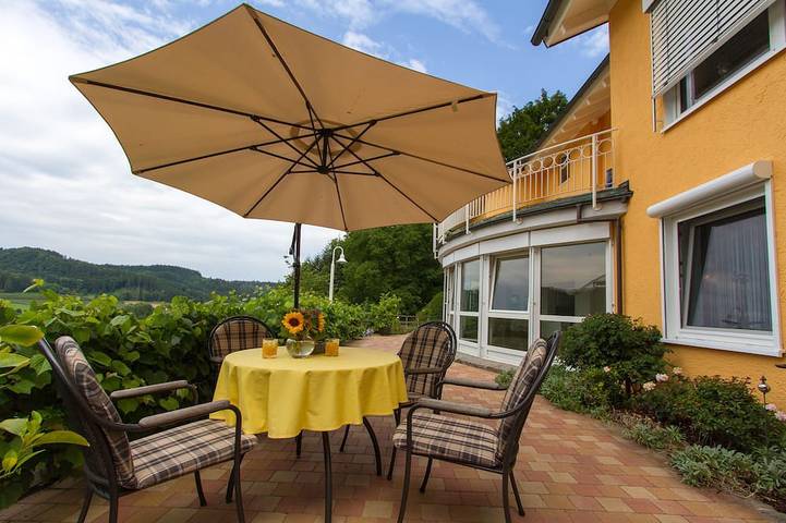 Ferienwohnung für 3 Personen, mit Pool und Whirlpool sowie Garten und Sauna - 1