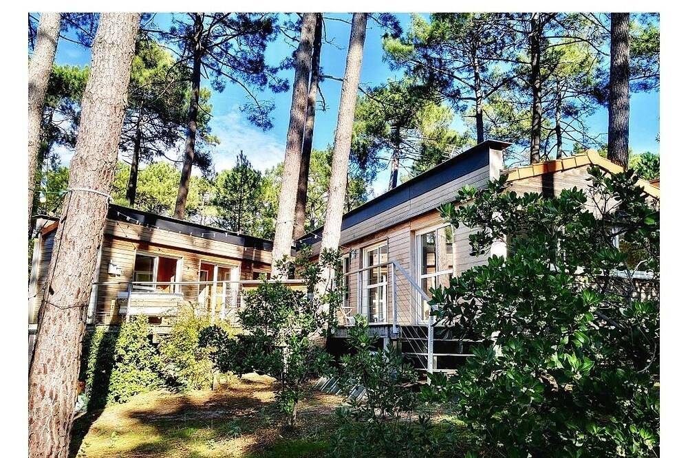 House in the pines between lake and ocean in Carcans, Regionaler Naturpark Médoc